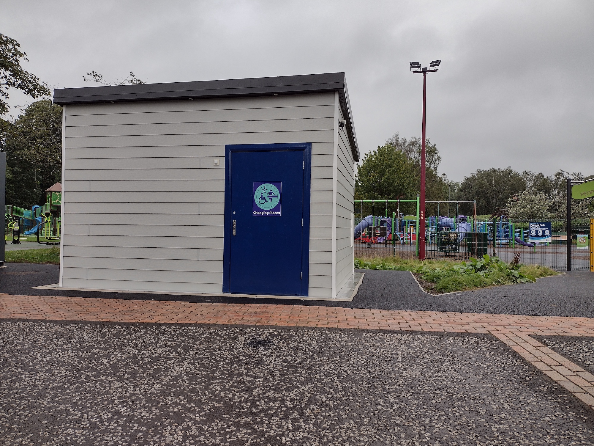 Modular changing place